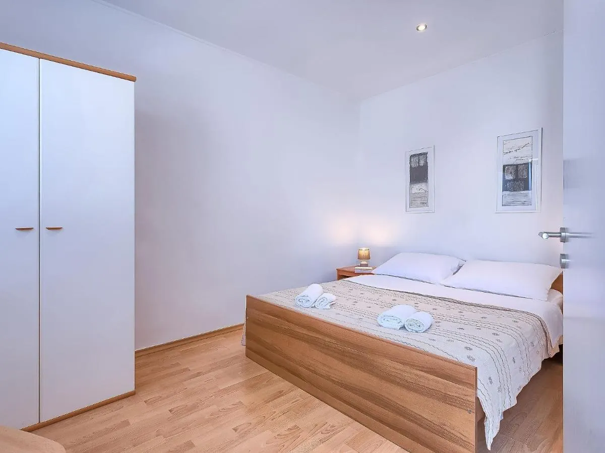 Apartment Nika-5 By Interhome Umag