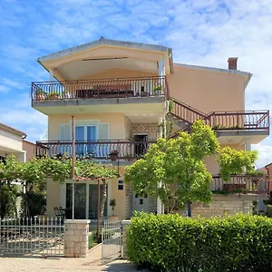  Apartman Lirio