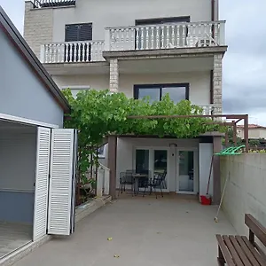  Apartman Lili